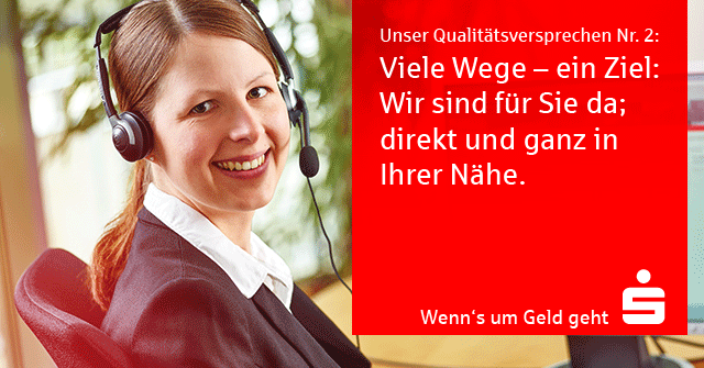Werbeanzeige der Sparkasse Westmünsterland. Eine Dame mit Head Set lächelt in die Kamera. Neben Ihr steht Text in einem roten Kasten.