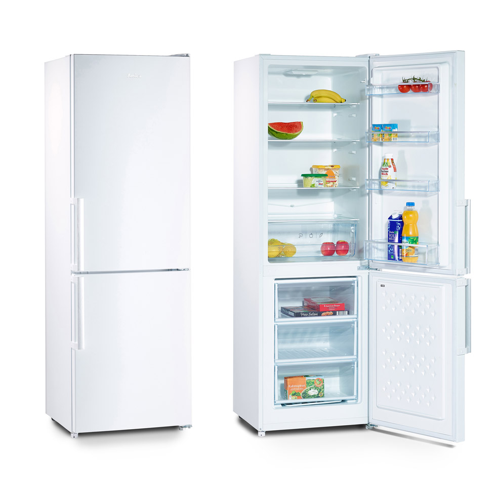 Kühlschrank auf weißen Untergrund